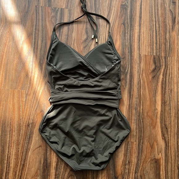 Vince Camuto Surf Shades V Neck Halter One Piece - Picture 10 of 16